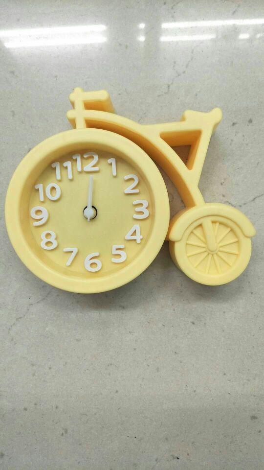 Yiwu Quality new material three-dimensional character multi-color student alarm clock detail image 2