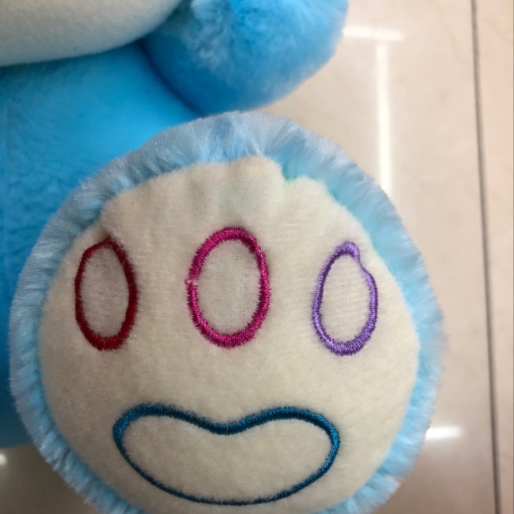 A 30-centimeter heart-hugging embroidered sequined bear can be made in 3 to 4 colors, and the finished product is ready for 7 to 15 days Specification image