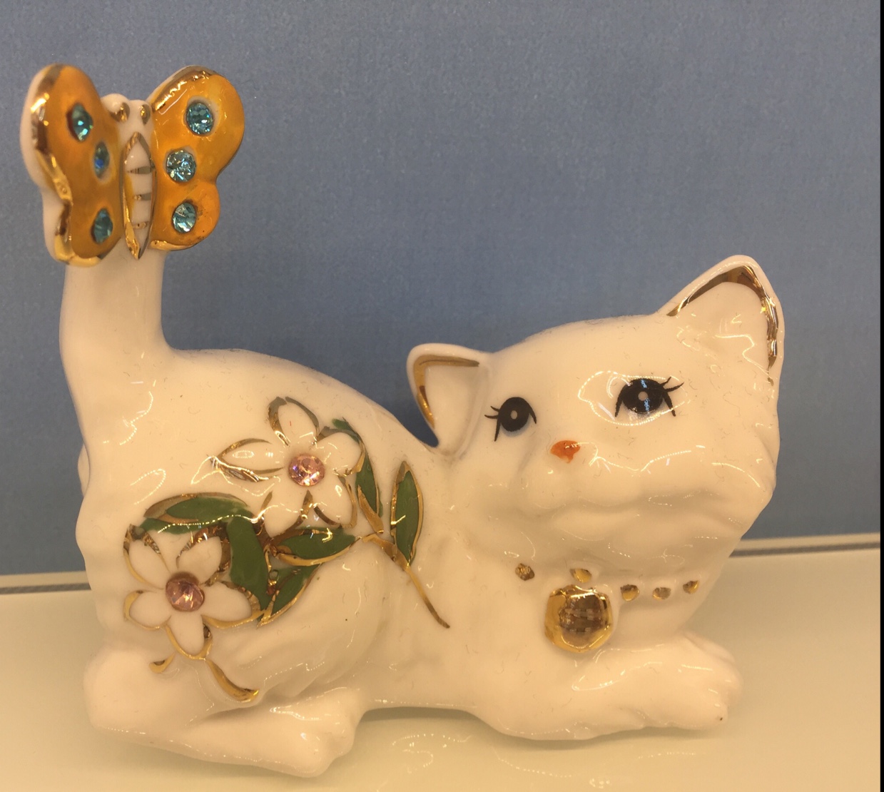蝴蝶卧猫