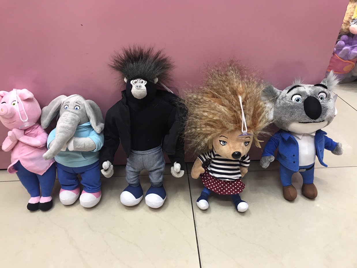 Dreamy plush toys, comfortable and skin-friendly, made of skin-friendly soft fabric, no color fading, no odor, constant temperature and breathable, bringing you a comfortable experience. Related tips. Suitable for children over 18 months old. Can be