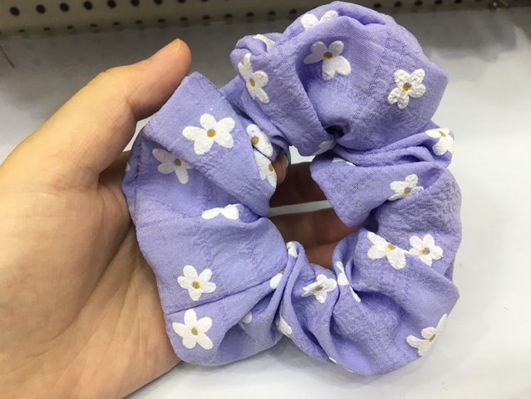 Pig large intestine and small daisies combined head ring undefined