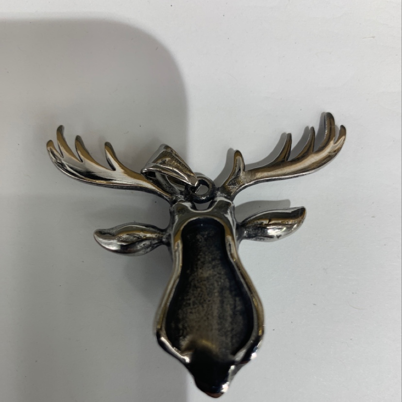 Titanium steel retro elk antler necklace for men, "Deer with You All the Way" personalized pendant, hip-hop trendy men's deer head decoration Specification drawing
