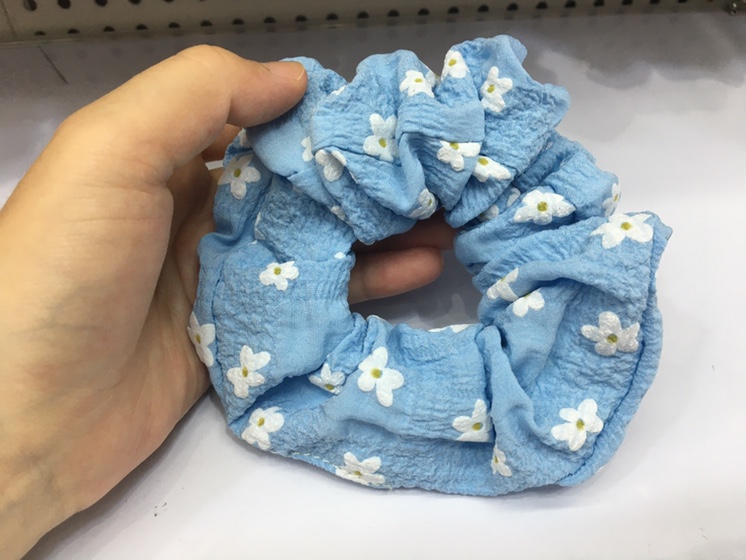 Pig large intestine and small daisies combined head ring Specification image