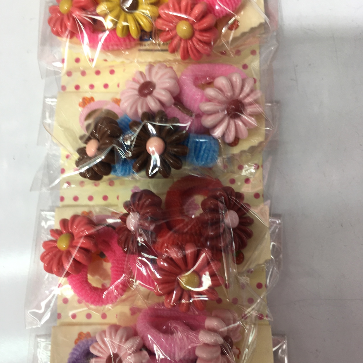 可爱的4个毛巾圈小花细节图