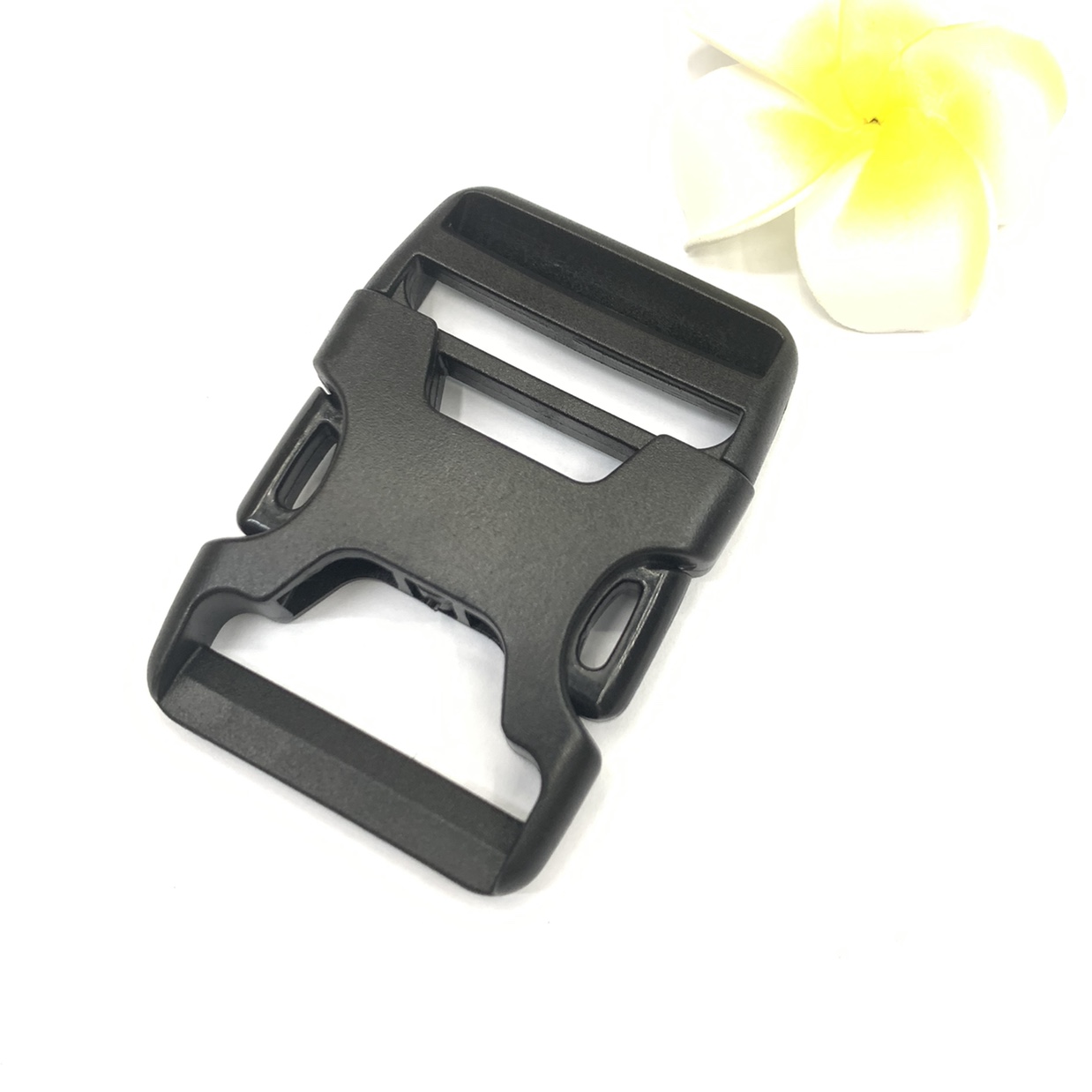 3.8 The buckle is environmentally friendly details Picture