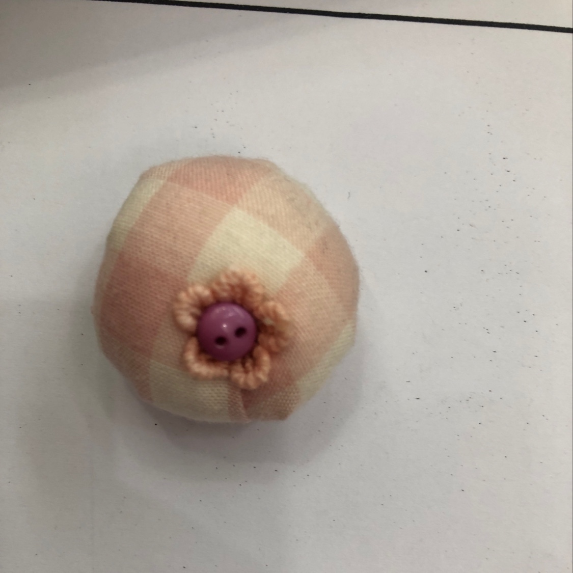 Cute checkered balls details Picture