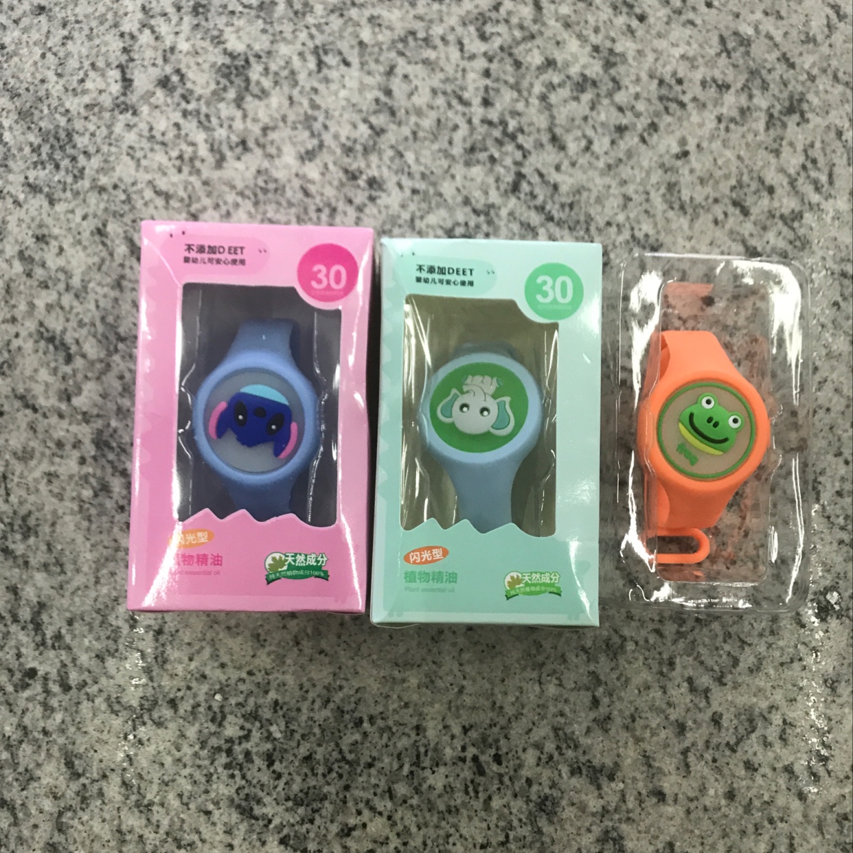 Mosquito repellent bracelet