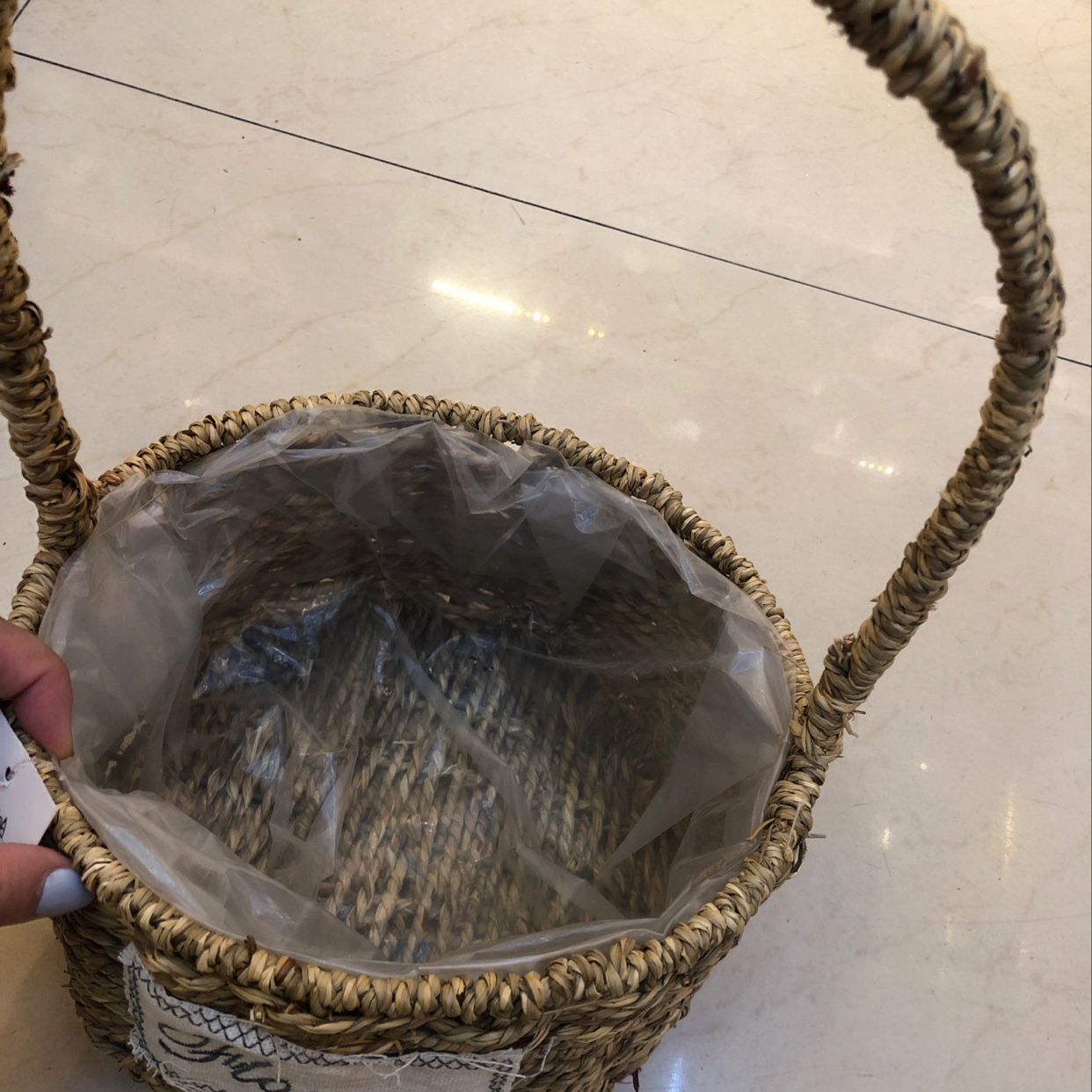Qingling Craft Gifts: Straw woven round flower baskets, flower arrangement baskets, woven hand-held baskets details Picture