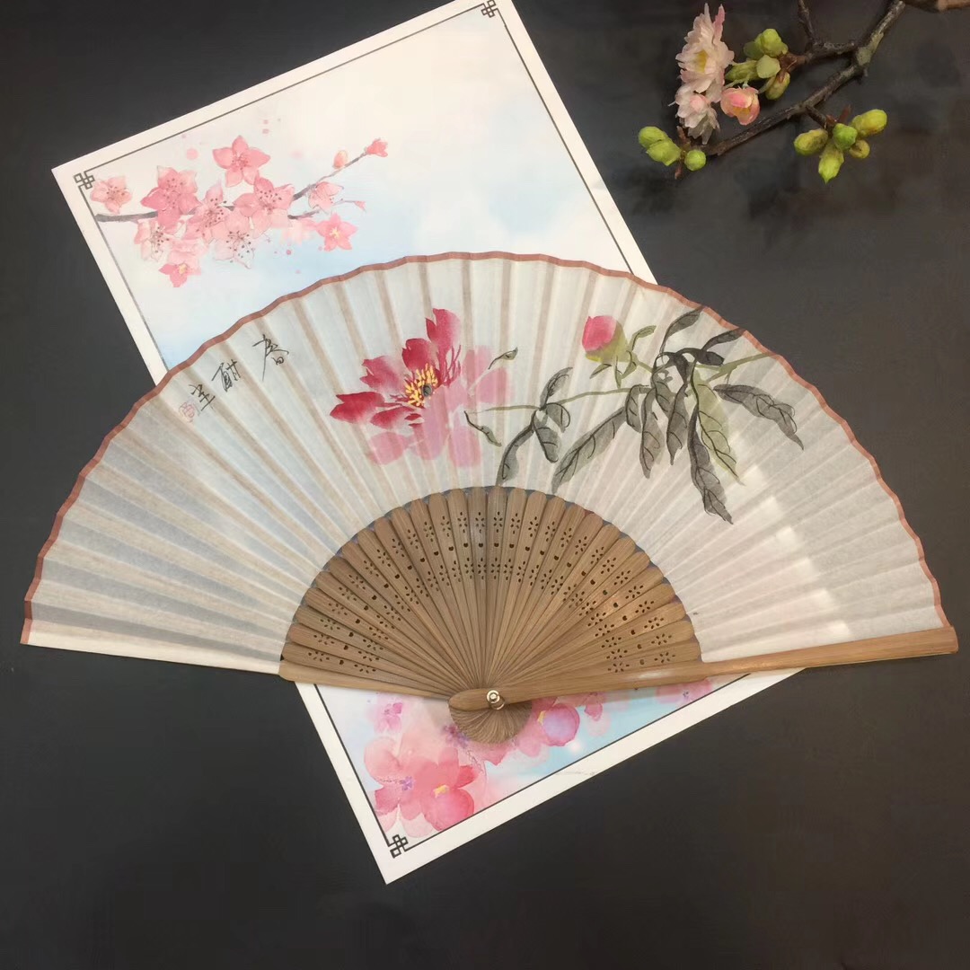 宣纸真丝手绘折扇女士扇拍照装饰扇详情图6