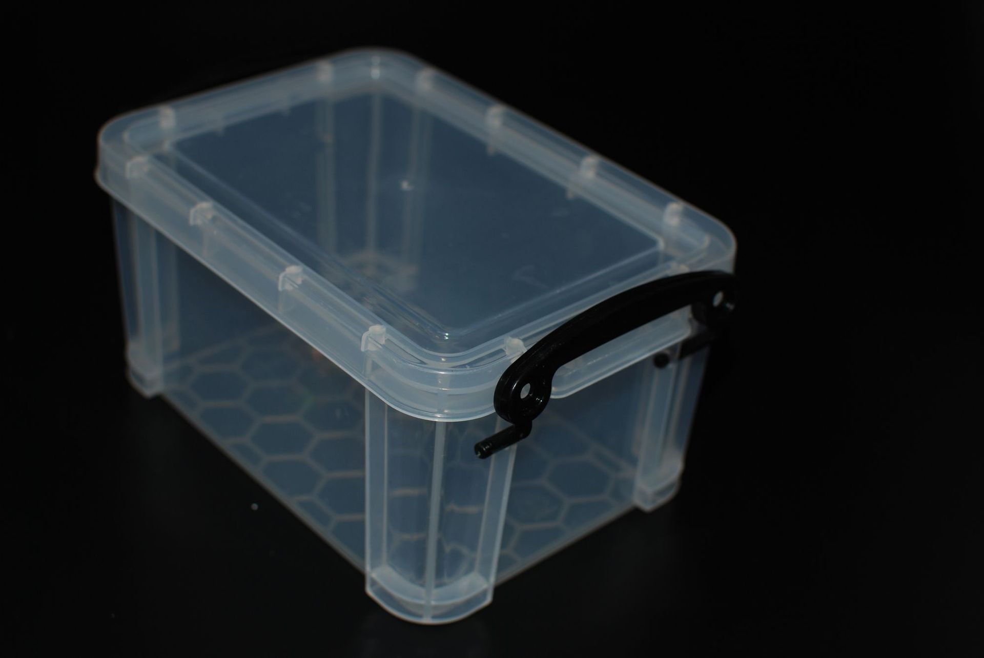 In-stock transparent storage box, plastic organizing box, storage wonder, tools, accessories, underwear, small size, thickened 7011 Application Scenario
