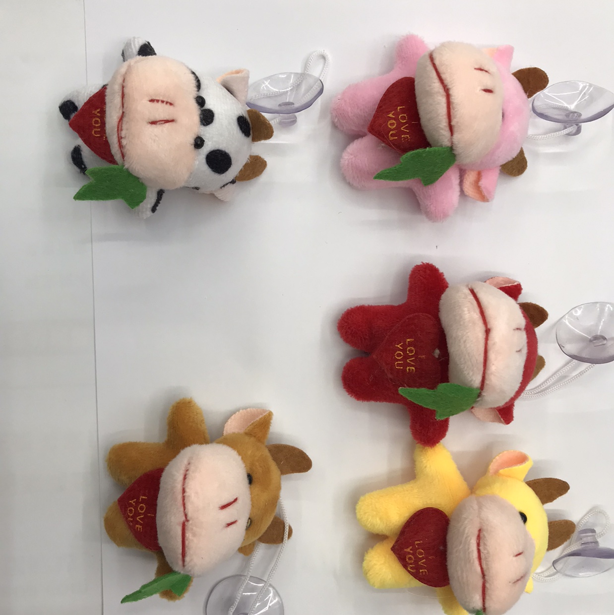 The zodiac ox series includes plush toys, keychains, bags, pendants, bouquets, gift boxes, packaging, clothing accessories, and wedding gifts Application Scenario