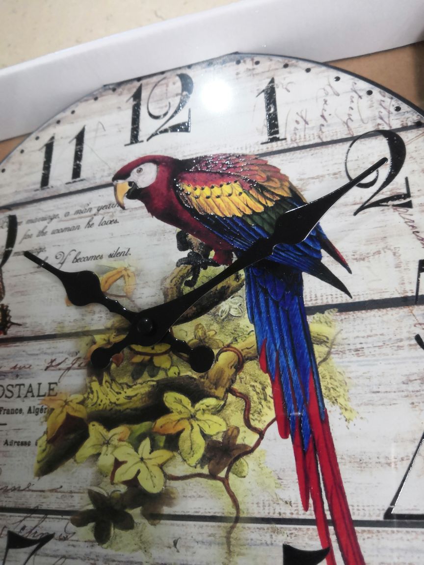 A 30-centimeter, 359-gram PS plastic board European-style retro wall clock is selling well in Yiwu. It's fashionable detail image 3