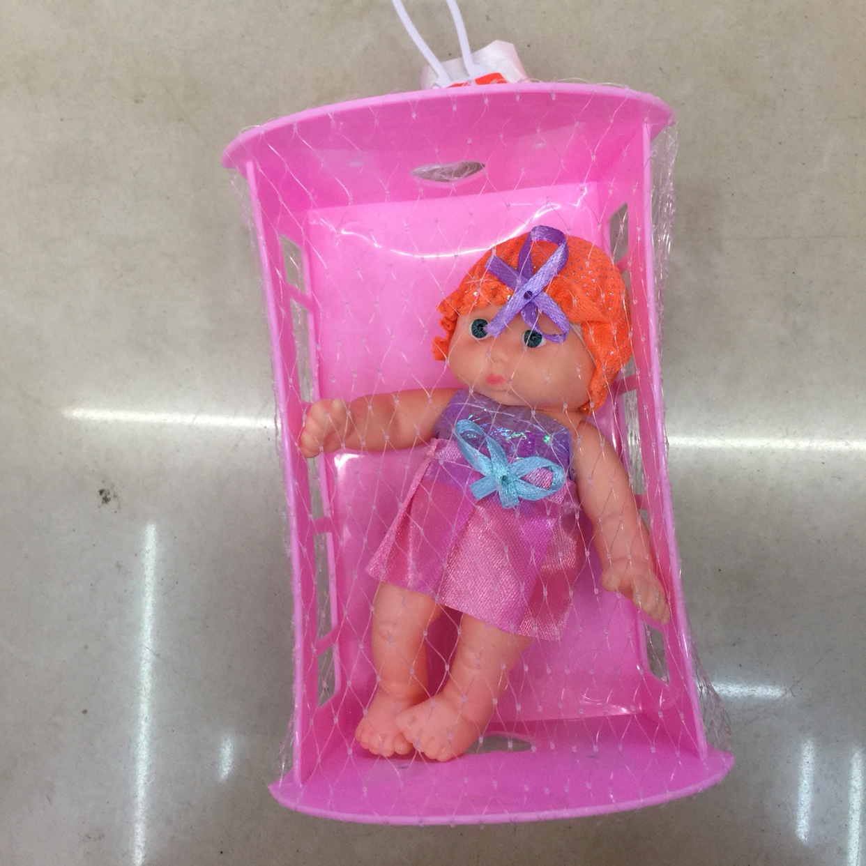 儿童睡床娃娃图