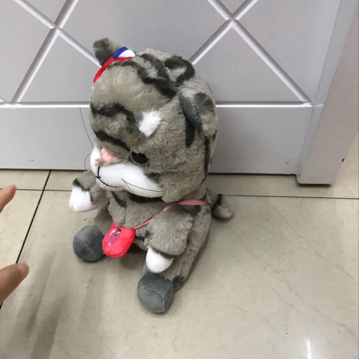Dreamy plush toy factory direct sales, "Yayada" schoolbag cat in large size is very cute and adorable Specification image