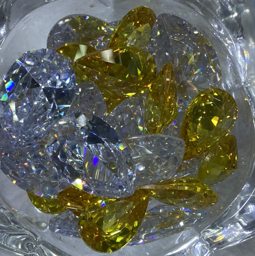 13×18 water droplets (golden yellow)