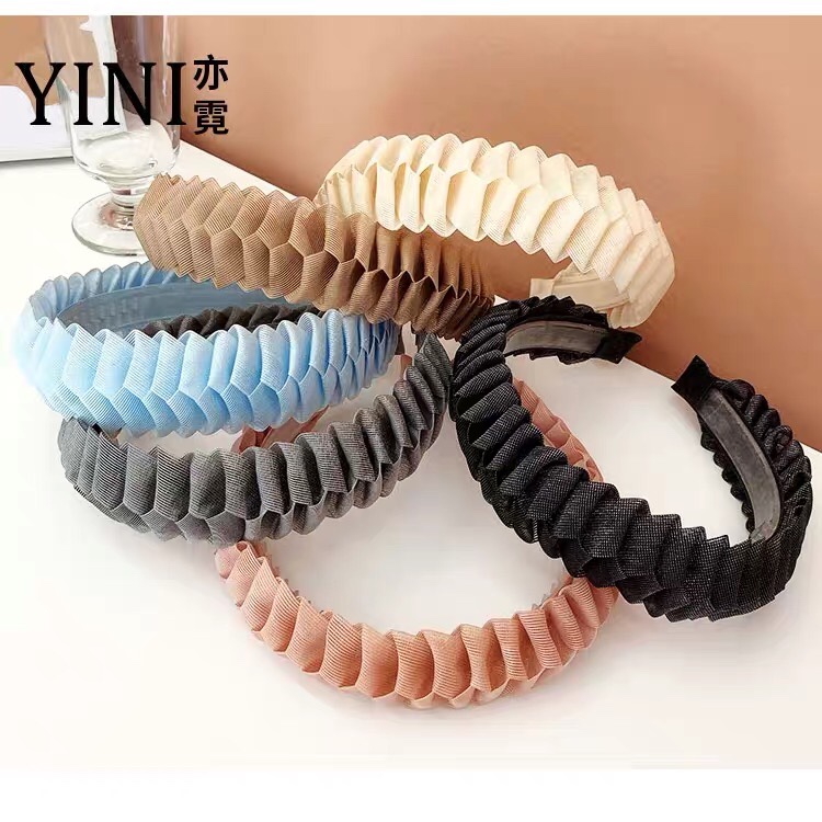 Twist the hair band thumbnail