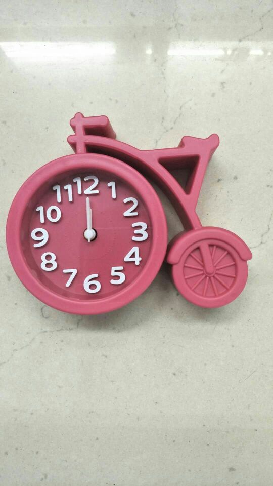 Yiwu Quality new material three-dimensional character multi-color student alarm clock detail image 1