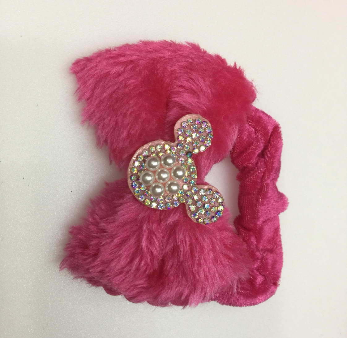 A hairy butterfly bow tie around the head Specification image