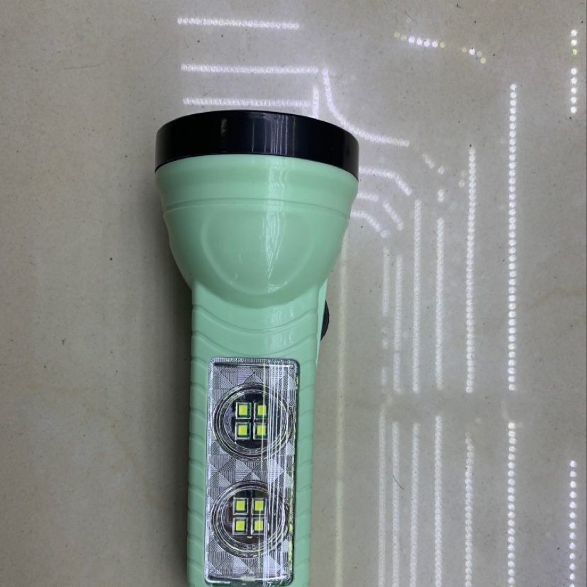 high quality dry battery flashlight