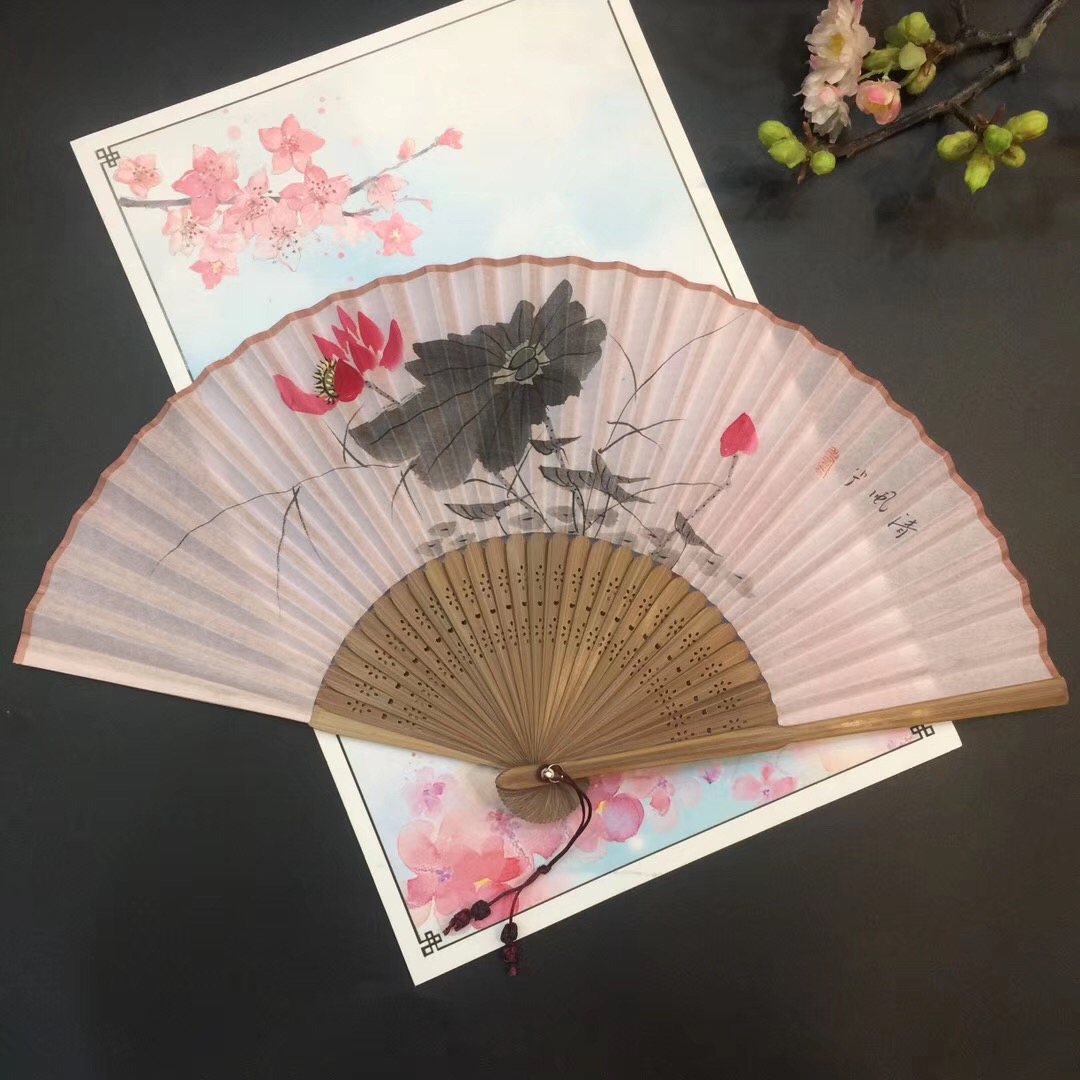 宣纸真丝手绘折扇女士扇拍照装饰扇图