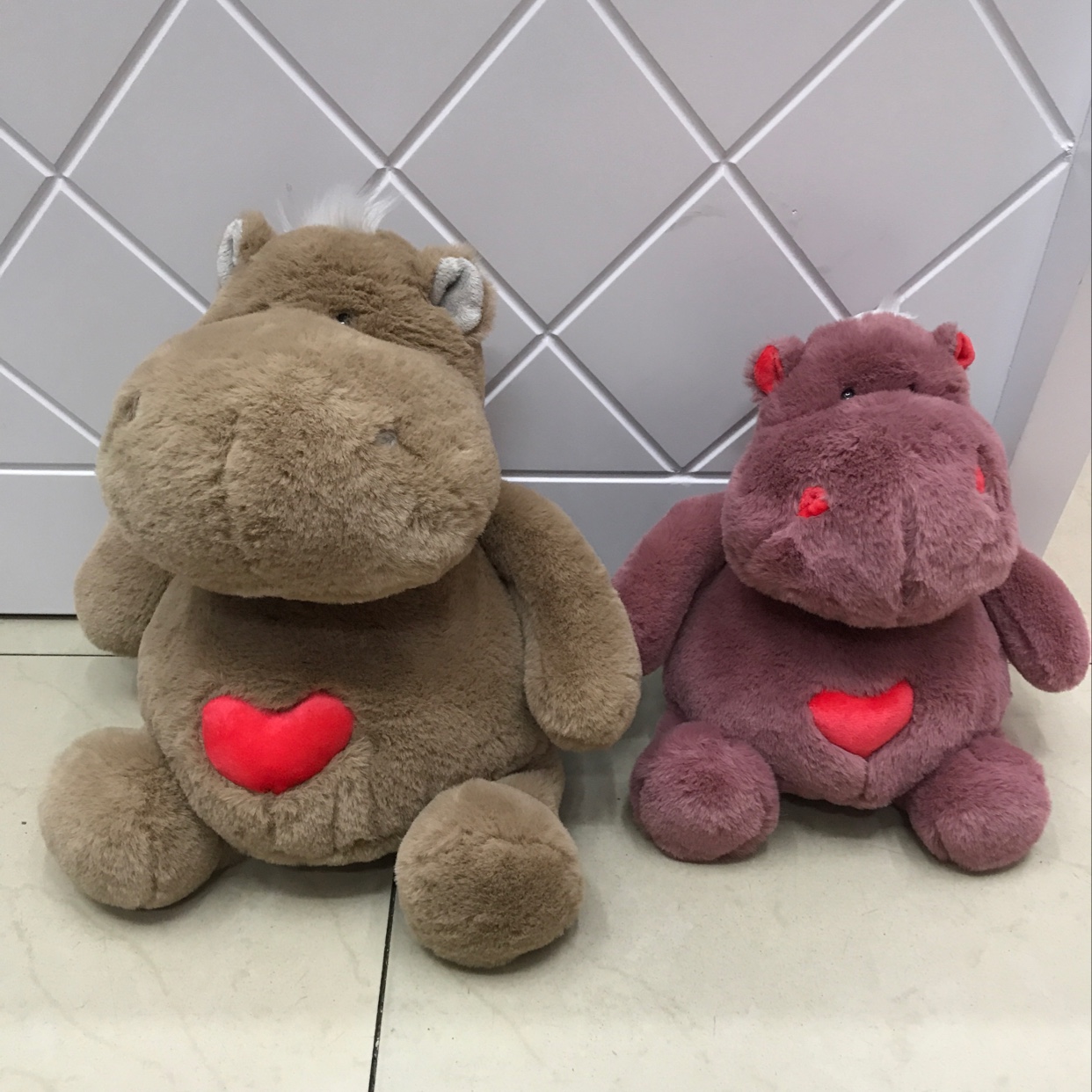 Three-color imitation rabbit fur heart-shaped hippopotamus available, dreamy plush toy factory direct sales premium figurines details Picture