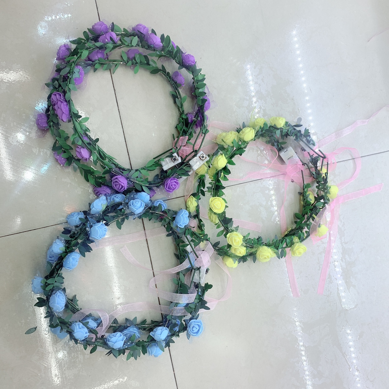 Garlands Of Glowing Leaves Are Selling Like Hot Cakes details Picture