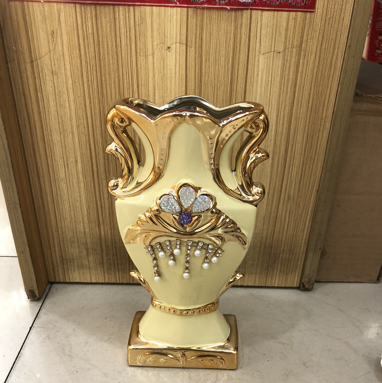 Ordinary vase with drill 2 thumbnail