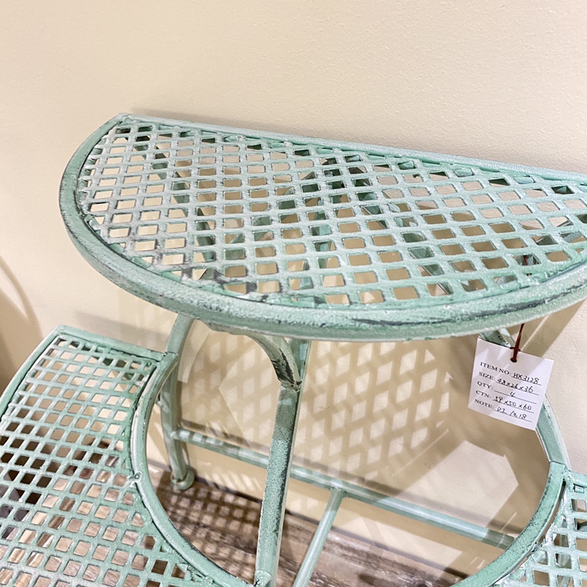 Make the green pergola look old Application Scenario