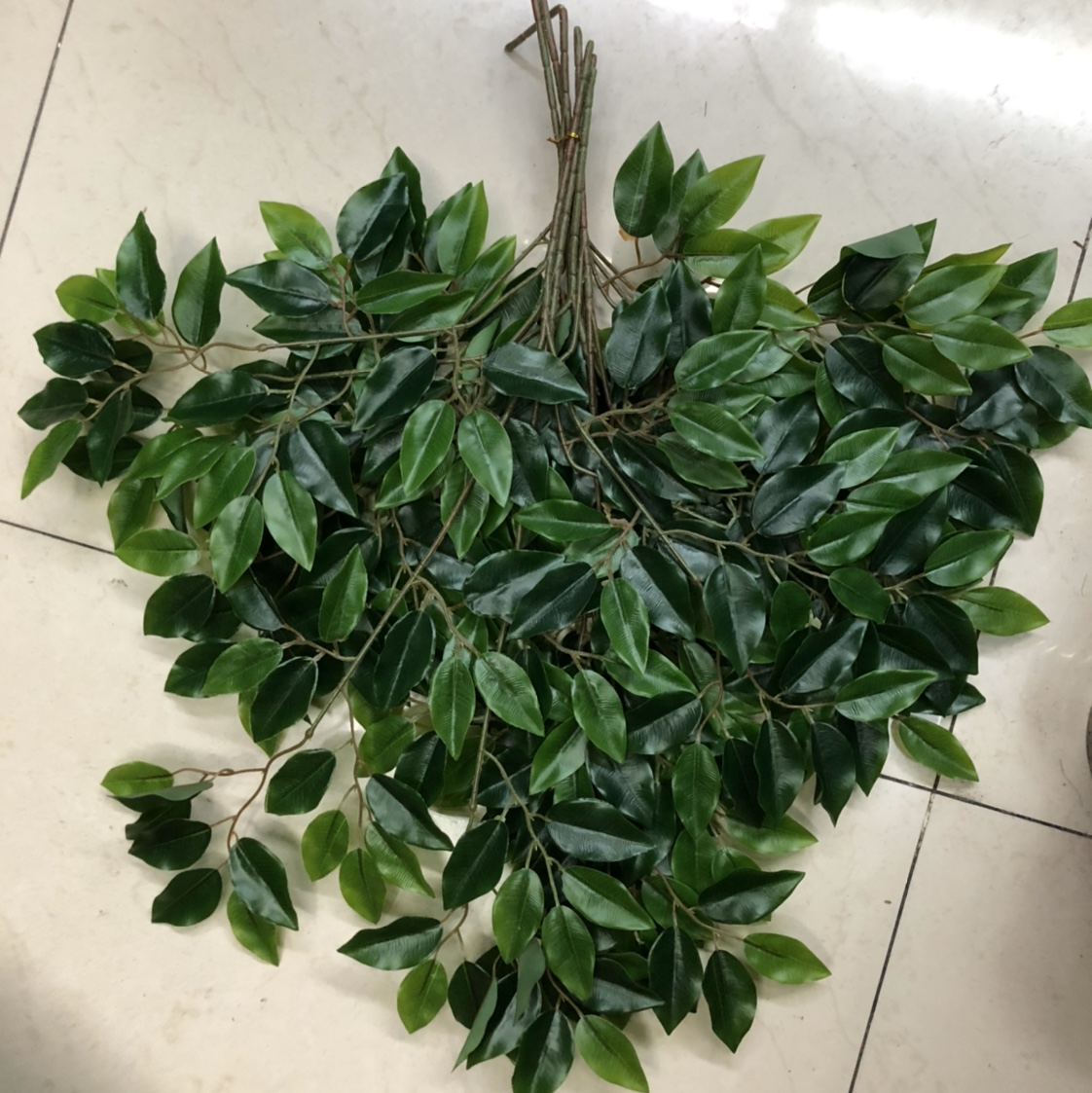 Simulated banyan branches and simulated small-leaf banyan trees Specification image