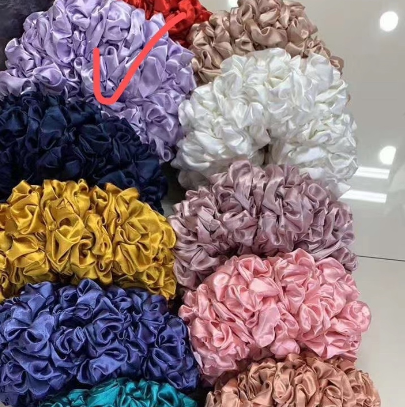 Crystal satin circle thumbnail
