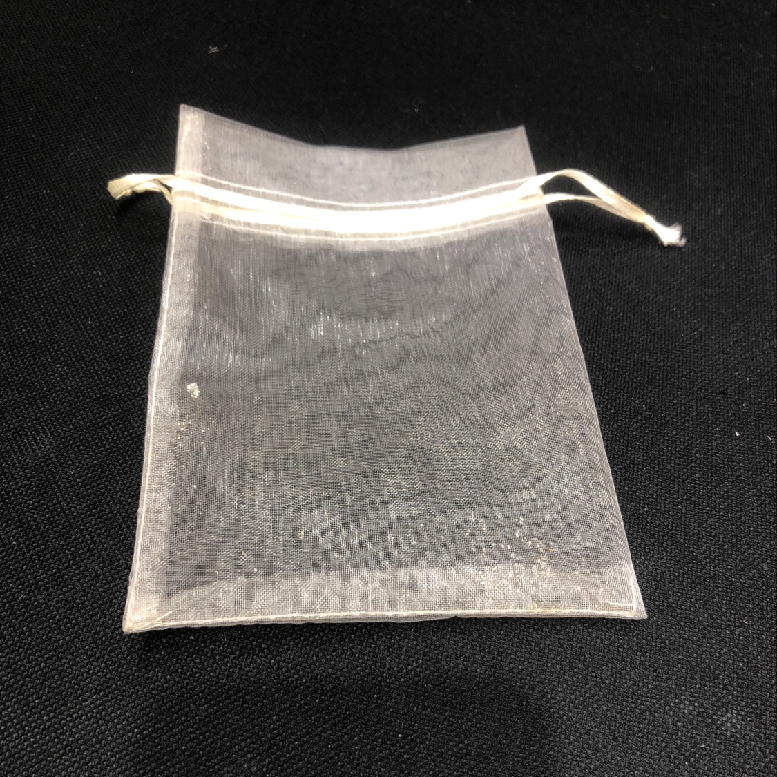 Organza bag thumbnail
