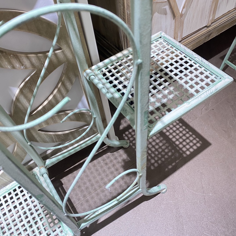 A rural green aged pergola Application Scenario