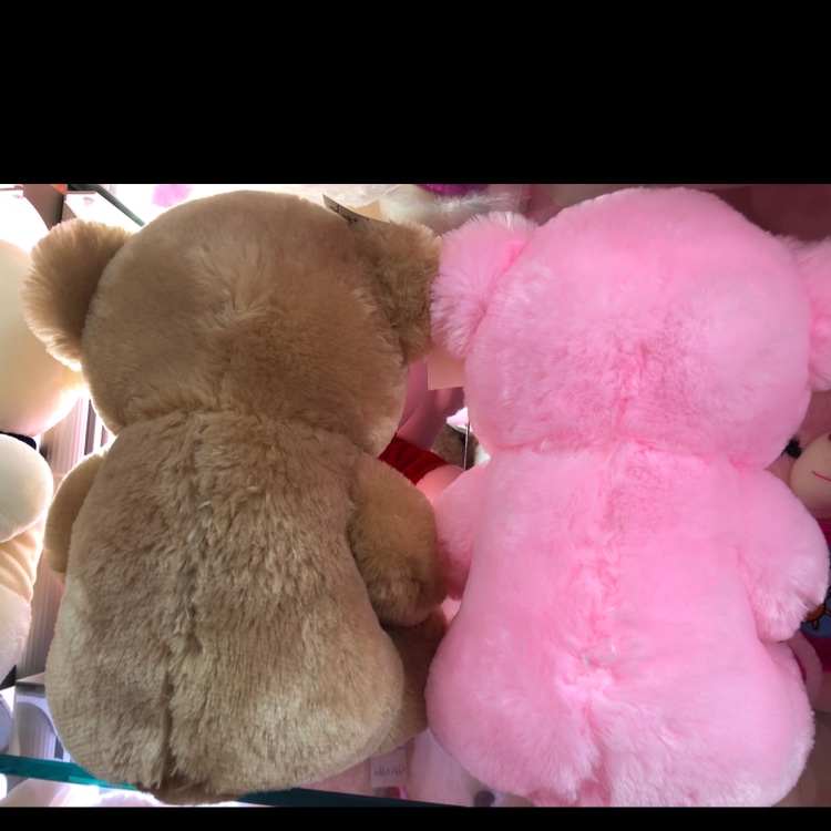 30cm heart-hugging bear embroidered characters, the letters can be changed to the letter patterns desired by the customer. One piece: 160pcs/ finished product, empty leather: 480 PCs.0.45 cubic meters, 26KG. Item Picture