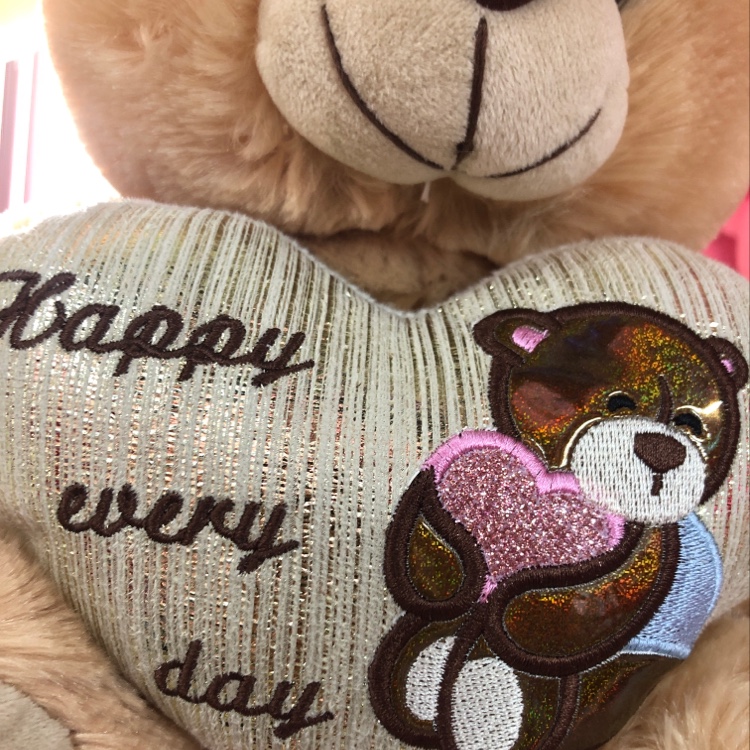 30cm heart-hugging bear embroidered characters, the letters can be changed to the letter patterns desired by the customer. One piece: 160pcs/ finished product, empty leather: 480 PCs.0.45 cubic meters, 26KG. details Picture