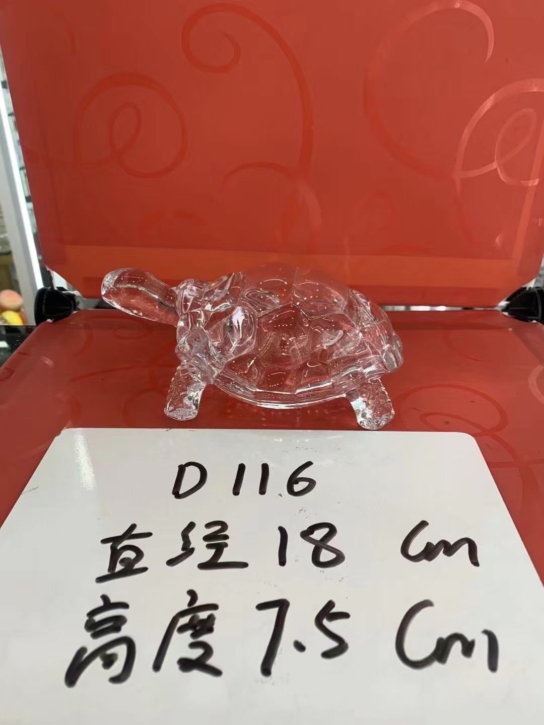 A large-sized glass turtle decoration for home decoration is exquisite and unique