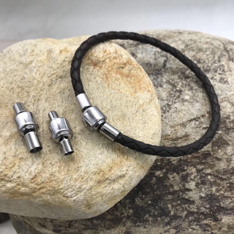 Genuine leather stainless steel bracelet, fashionable and retro, multi-layer genuine leather woven stainless steel bracelet Item Picture