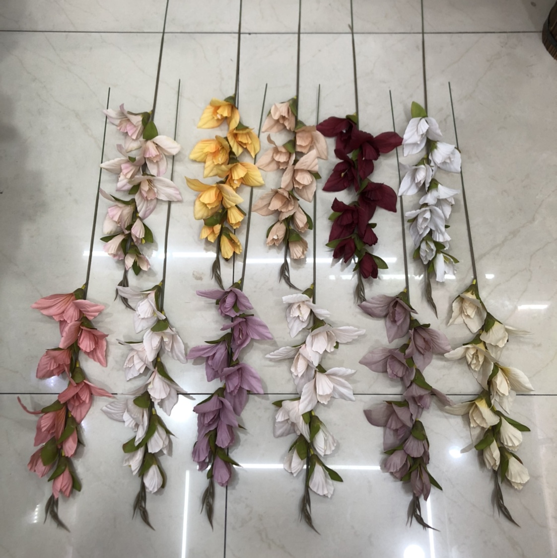 Single gladiolus thumbnail