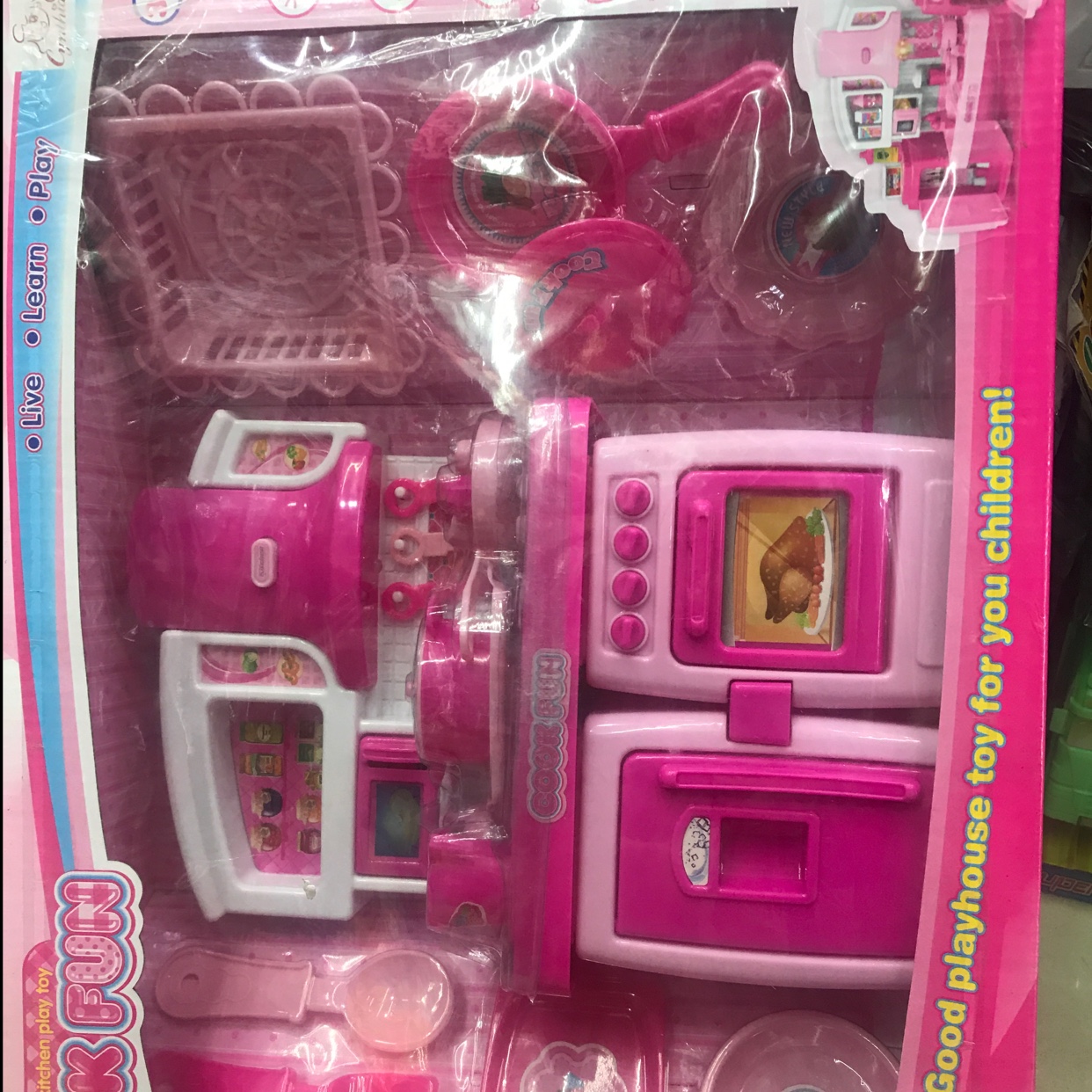 Children play toy kitchen set with live toy intelligence development toy