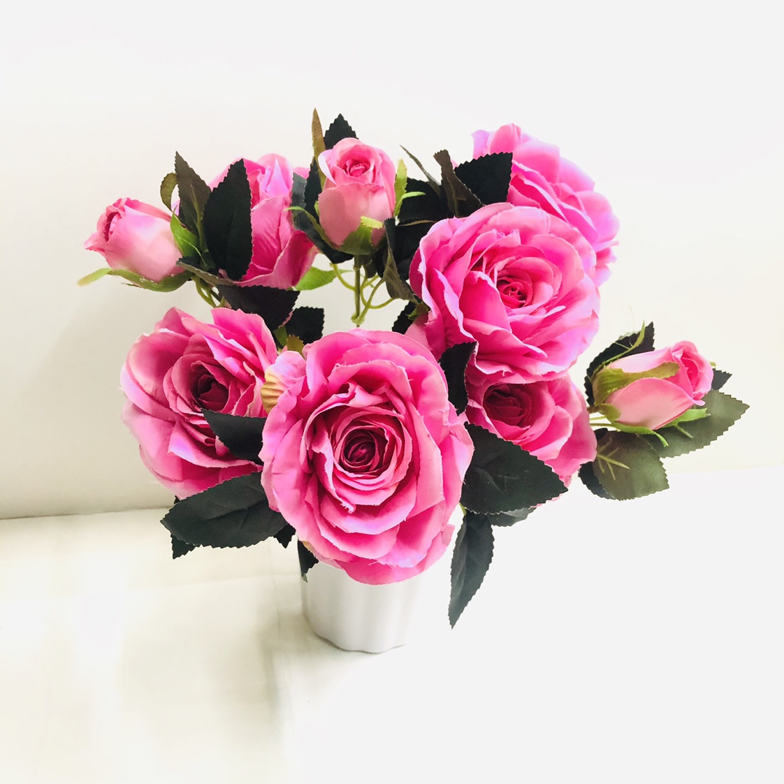 Simulated 9-head rose, home decoration rose bouquet, simulated rose, moisturizing rose, wedding rose details Picture