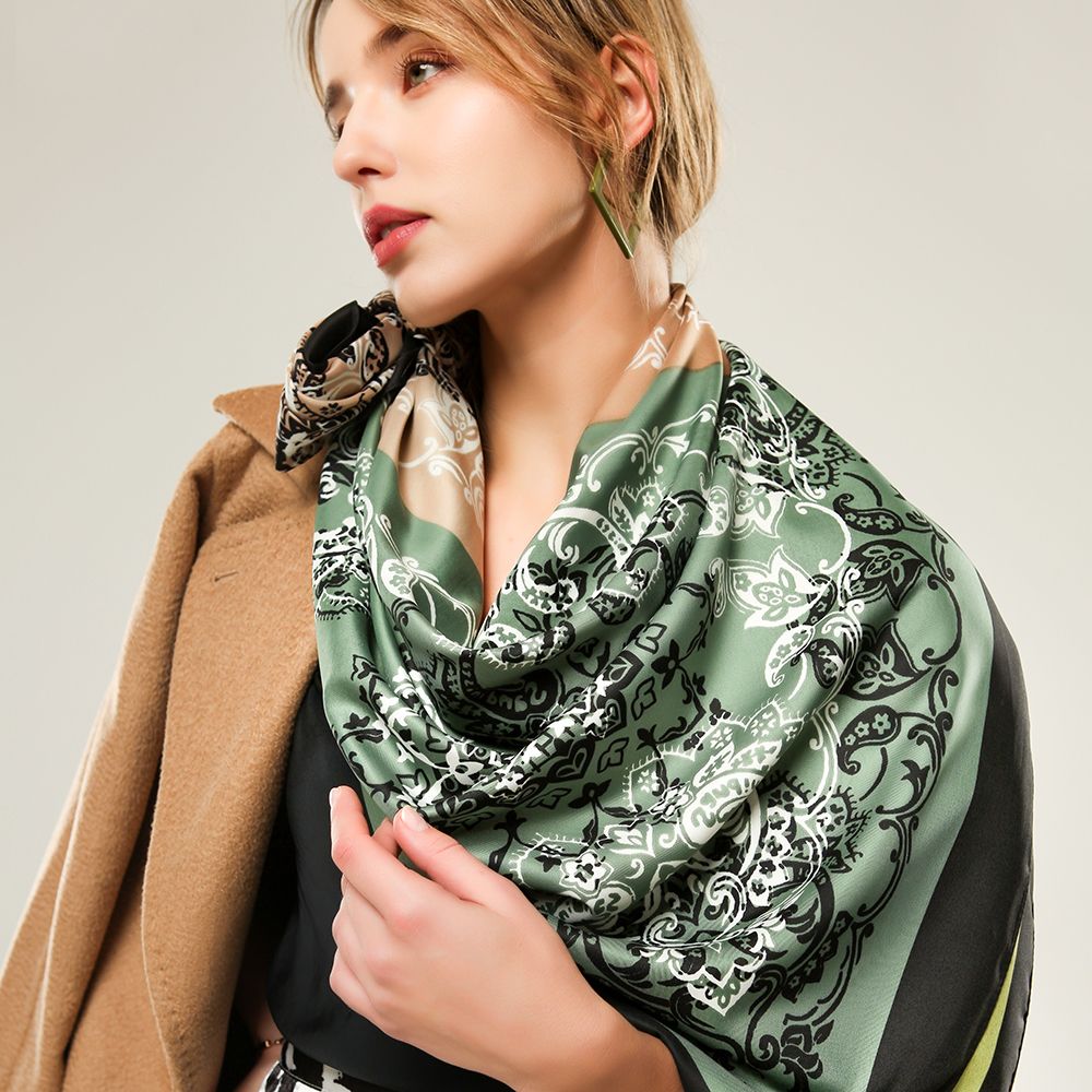 New Source Of Four Pieces Of Blue And White Porcelain Pattern Lady Large Square Scarf Twill Silk Printed Material Lady Scarf Application Scenario