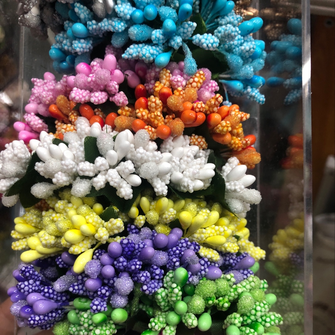 There are leaf beads details Picture