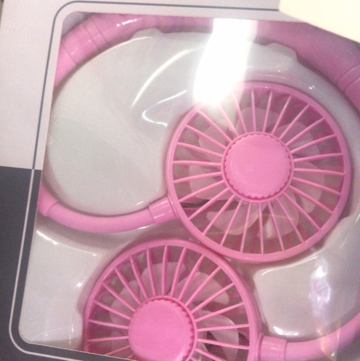 Wholesale of mini electric fans, neck electric fan toys details Picture