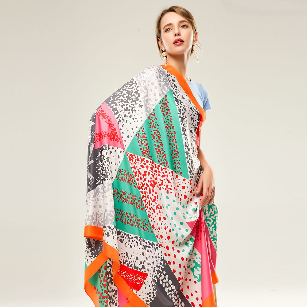 Cross-Border Foreign Trade Source Triangular Geometric Pattern Polyester Women's Scarf Twill Triangle Block Scarf details Picture