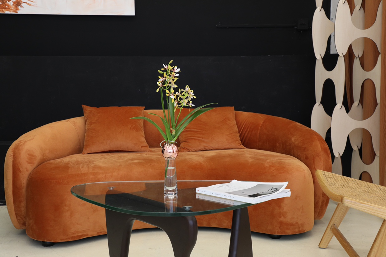 A Danish design glass vase with electroplating Specification image