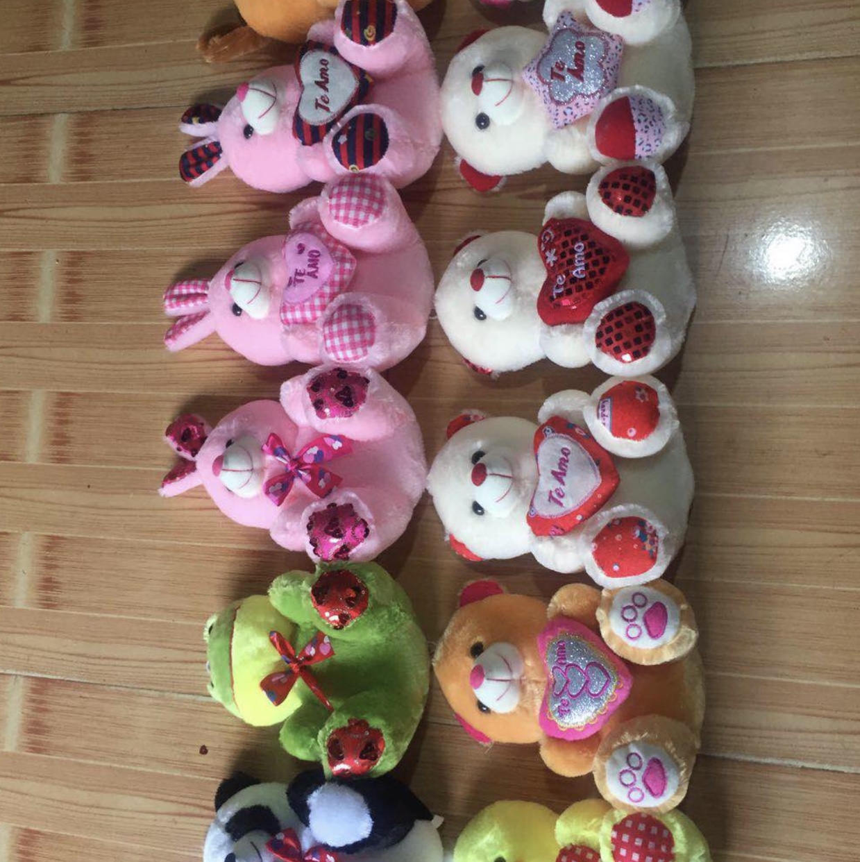 Plush toys mix colors