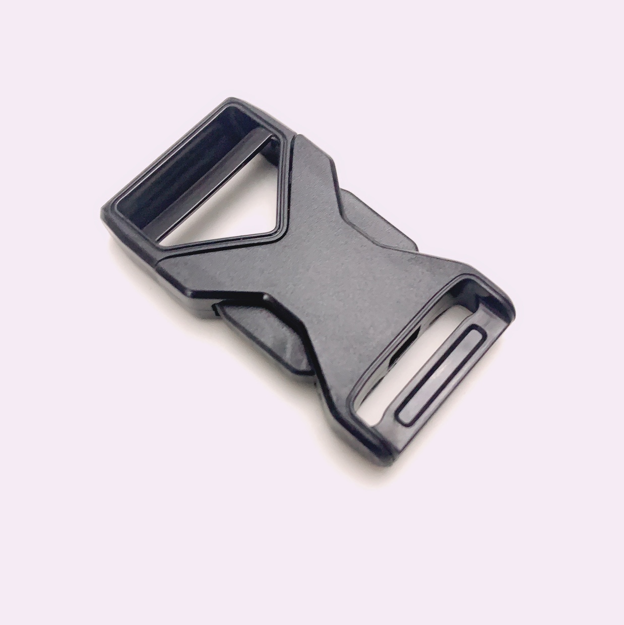 V-shaped 2.5 cm clasp