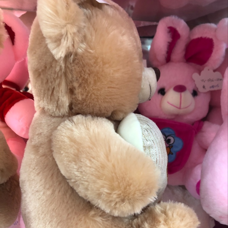 30cm heart-hugging bear embroidered characters, the letters can be changed to the letter patterns desired by the customer. One piece: 160pcs/ finished product, empty leather: 480 PCs.0.45 cubic meters, 26KG. Application Scenario