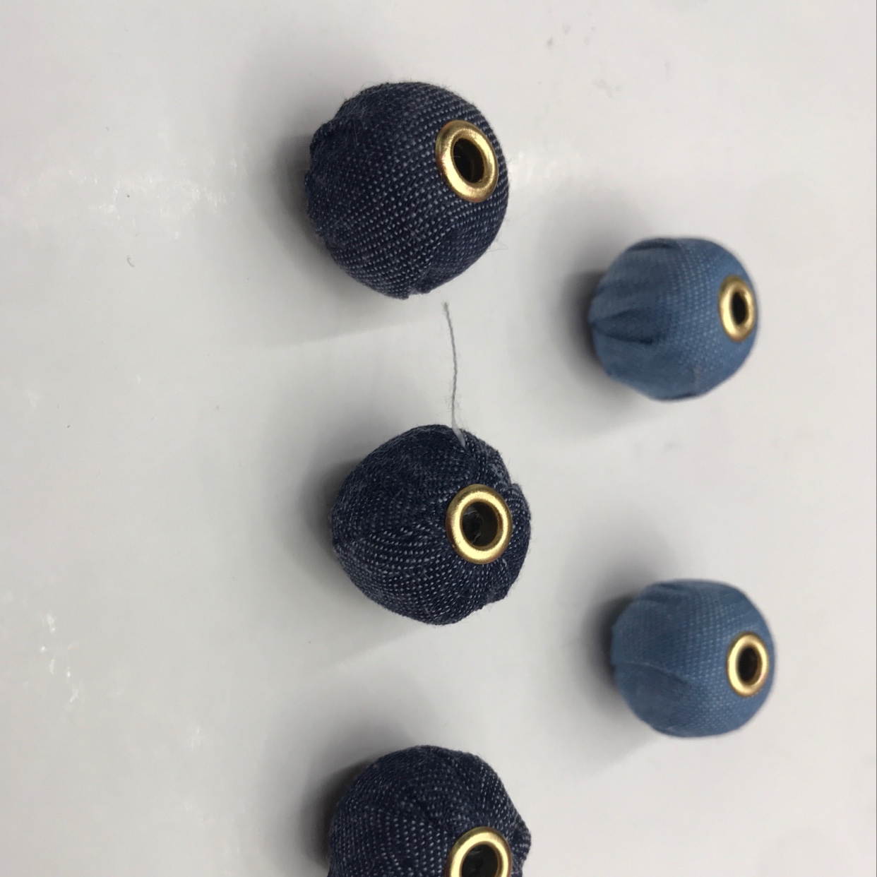 The circle does not cover the ball 2.0cm thumbnail