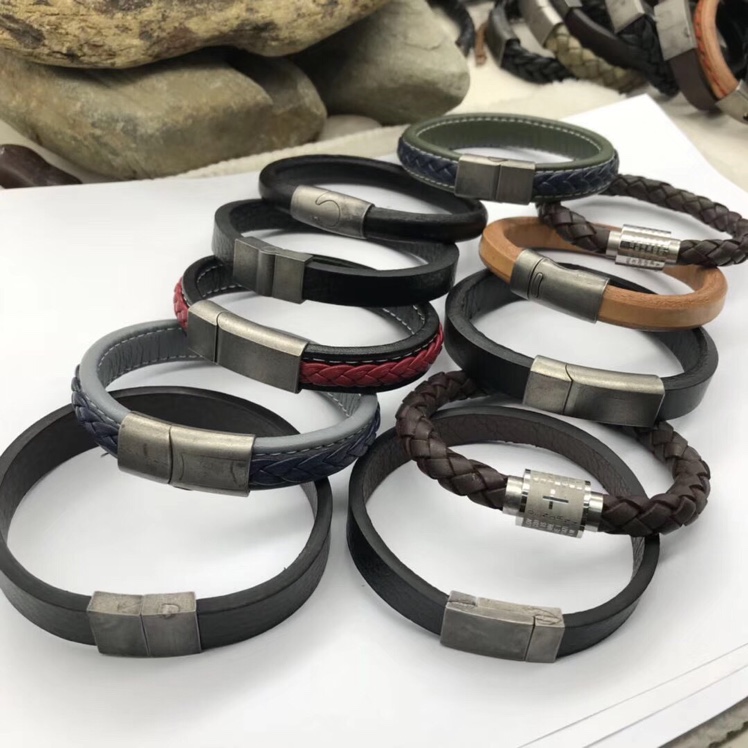 2020 Amazon Cross-border European and American leather bracelets, genuine leather titanium steel bracelet accessories details Picture