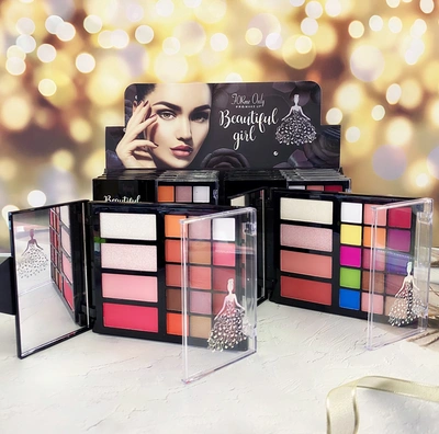 For Me Only 15 Color Eyeshadow ➕2 Color Blush ➕2 Color Highlights